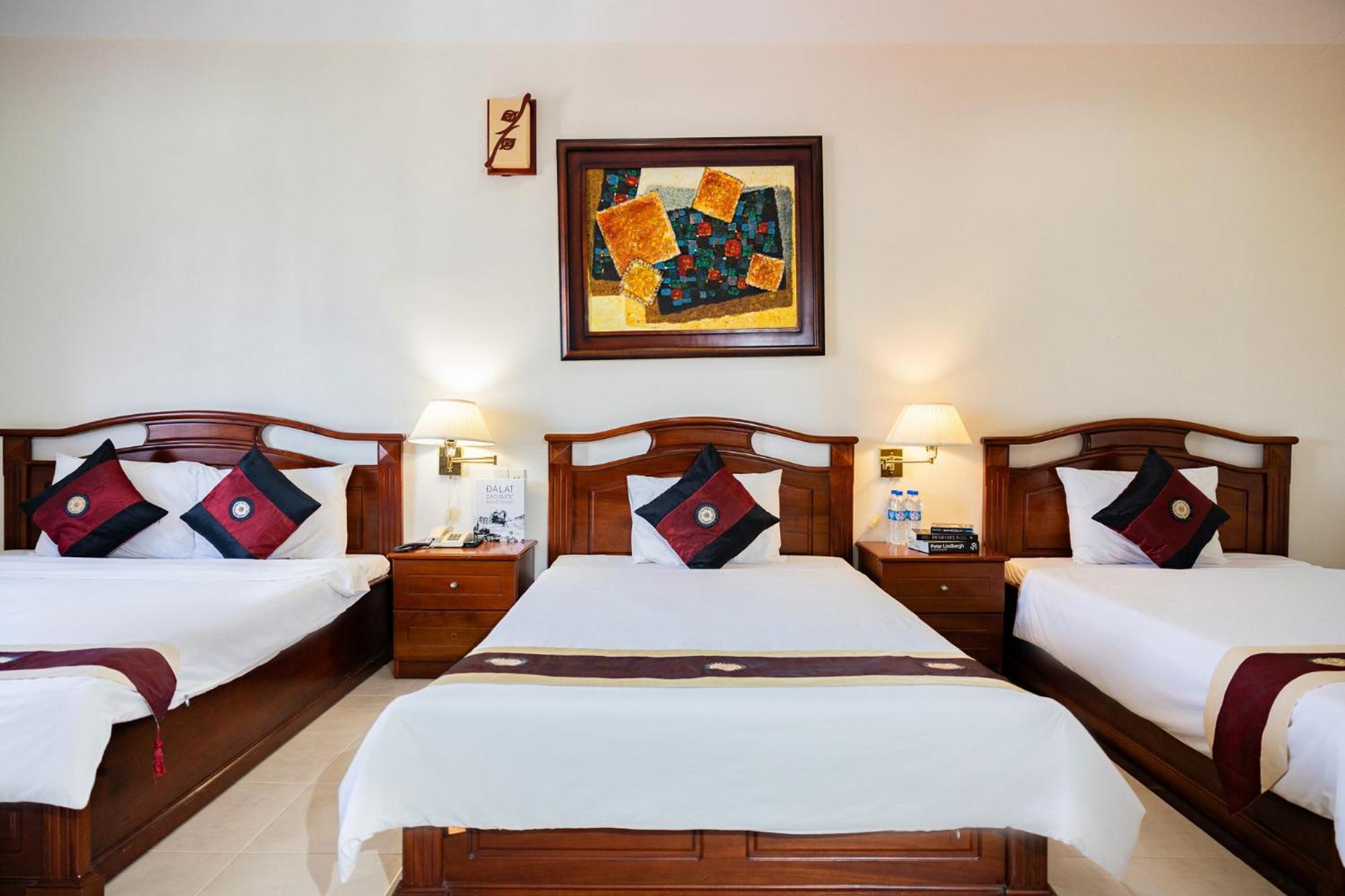 Hung Phong Hotel - Near Dalat Night Market Exterior photo